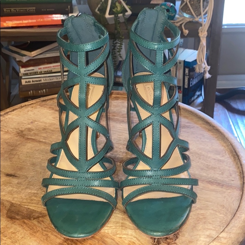 ANTONIO MELANI green Strappy zipback high heel 7.5